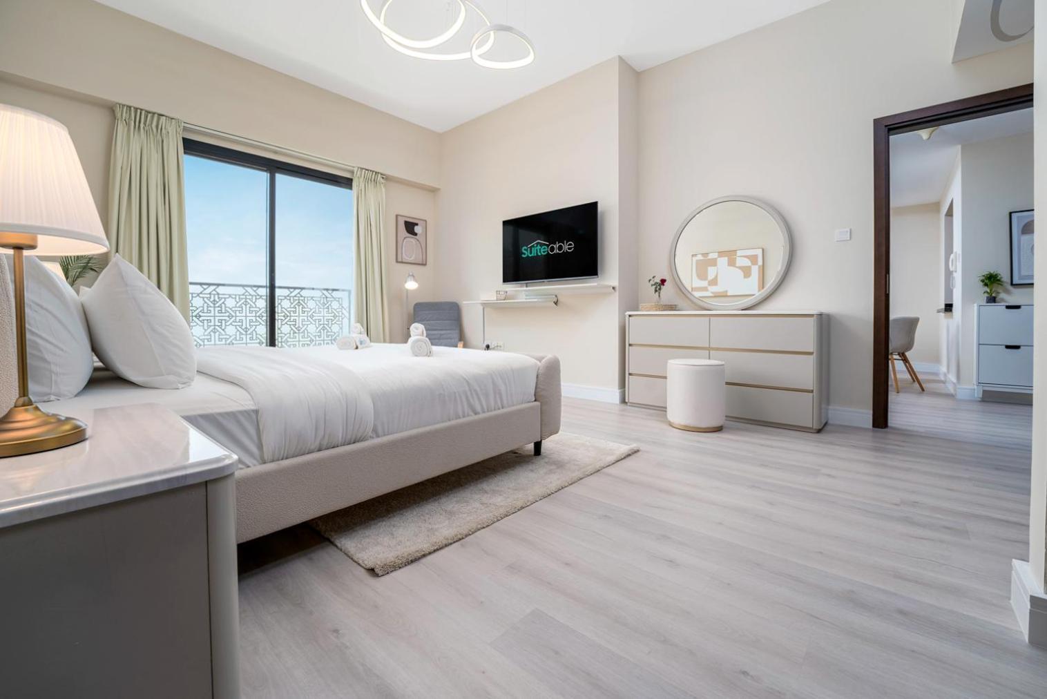 Contemporary 1 Bedroom In Al Jaddaf Apartment *