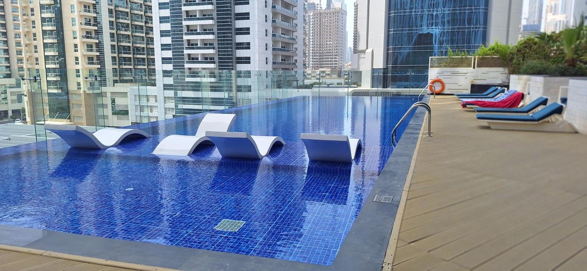 Apartment Bayz By Danube Marasi Drive *
