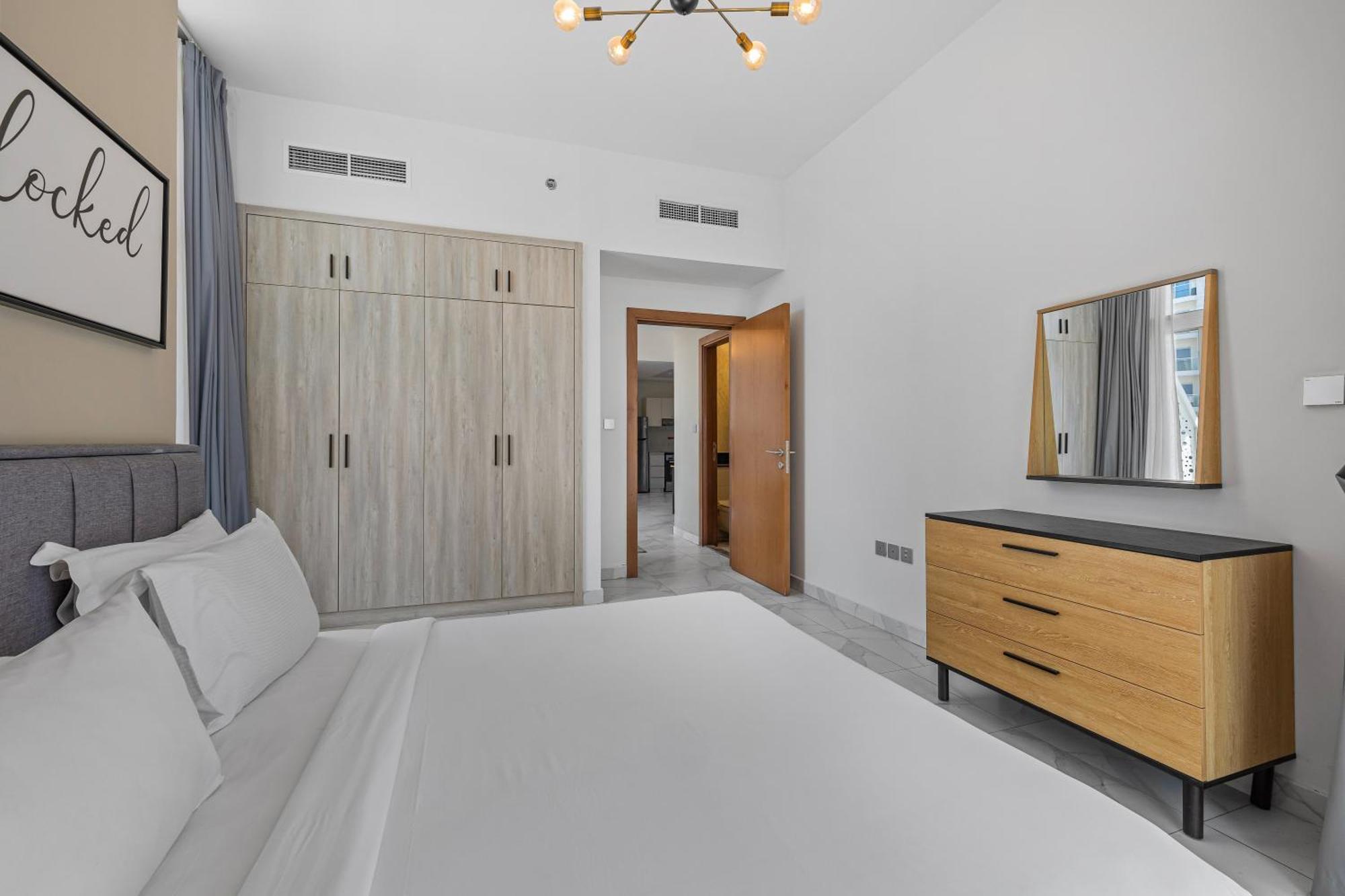 Unlock Waters Edge Apartment