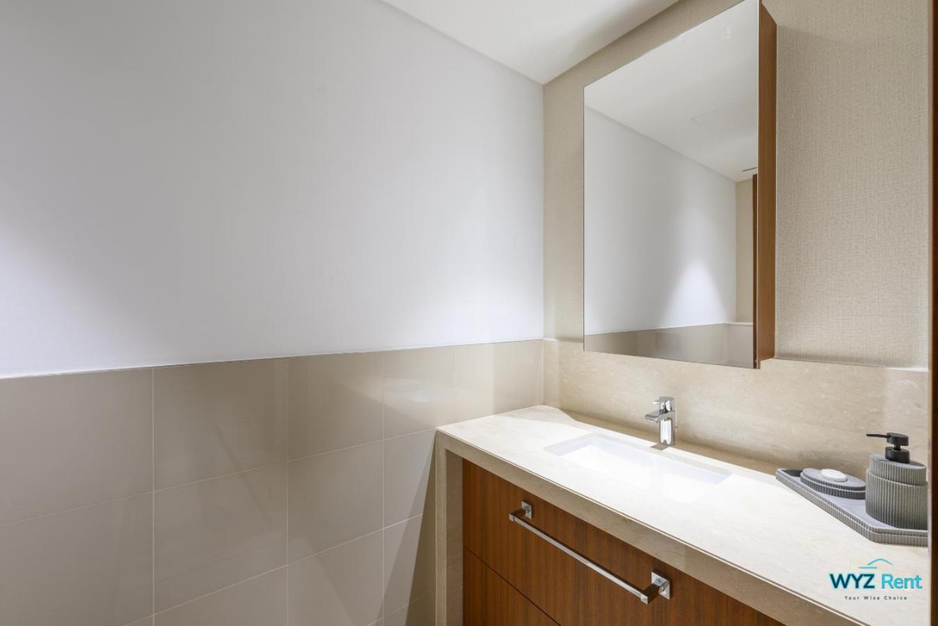 Spectacular 3 & Half Br In Downtown ,burj Khalifa View