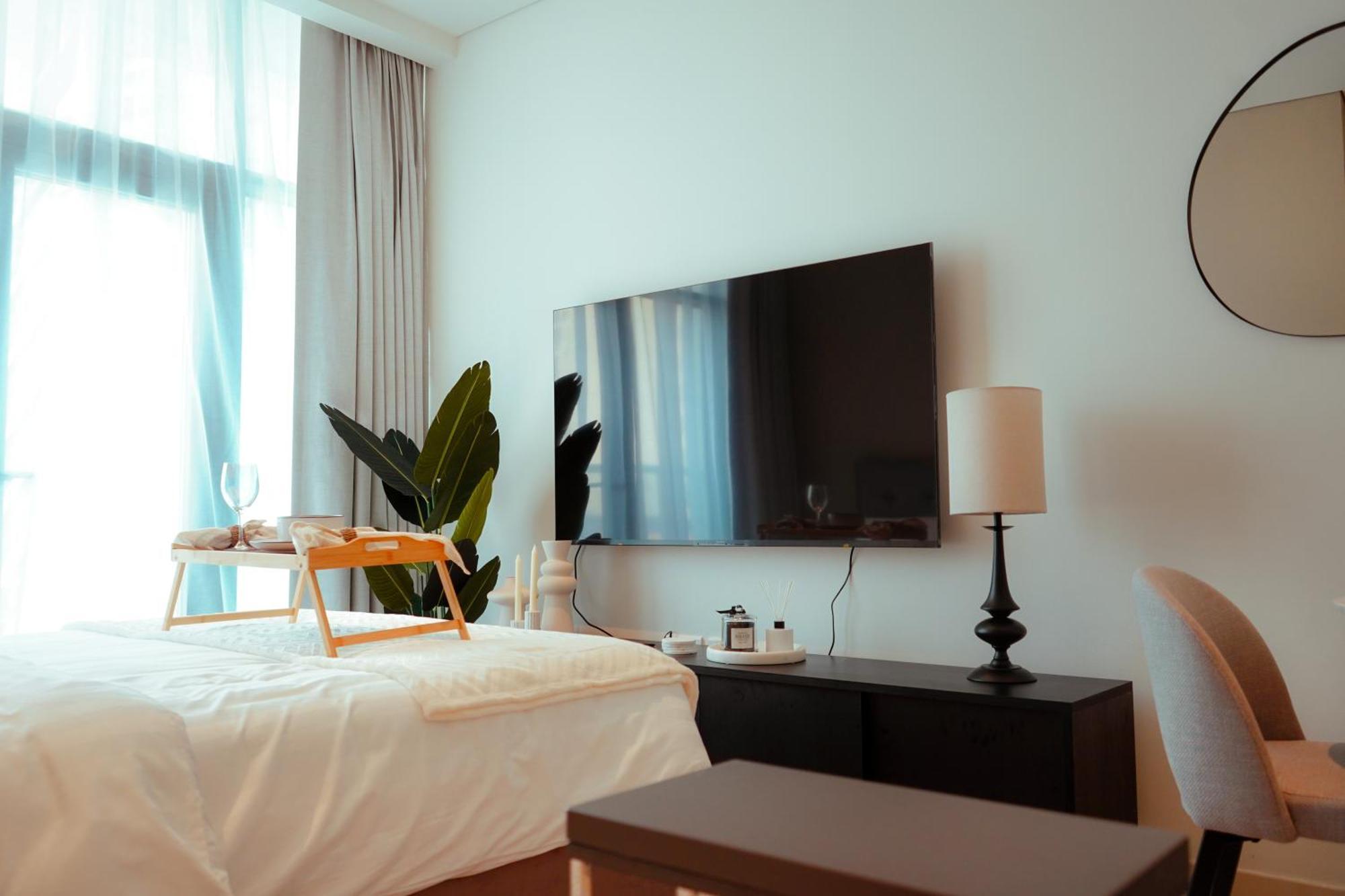 Apartment Your Elegant Palm Paradise- Fully Equipped