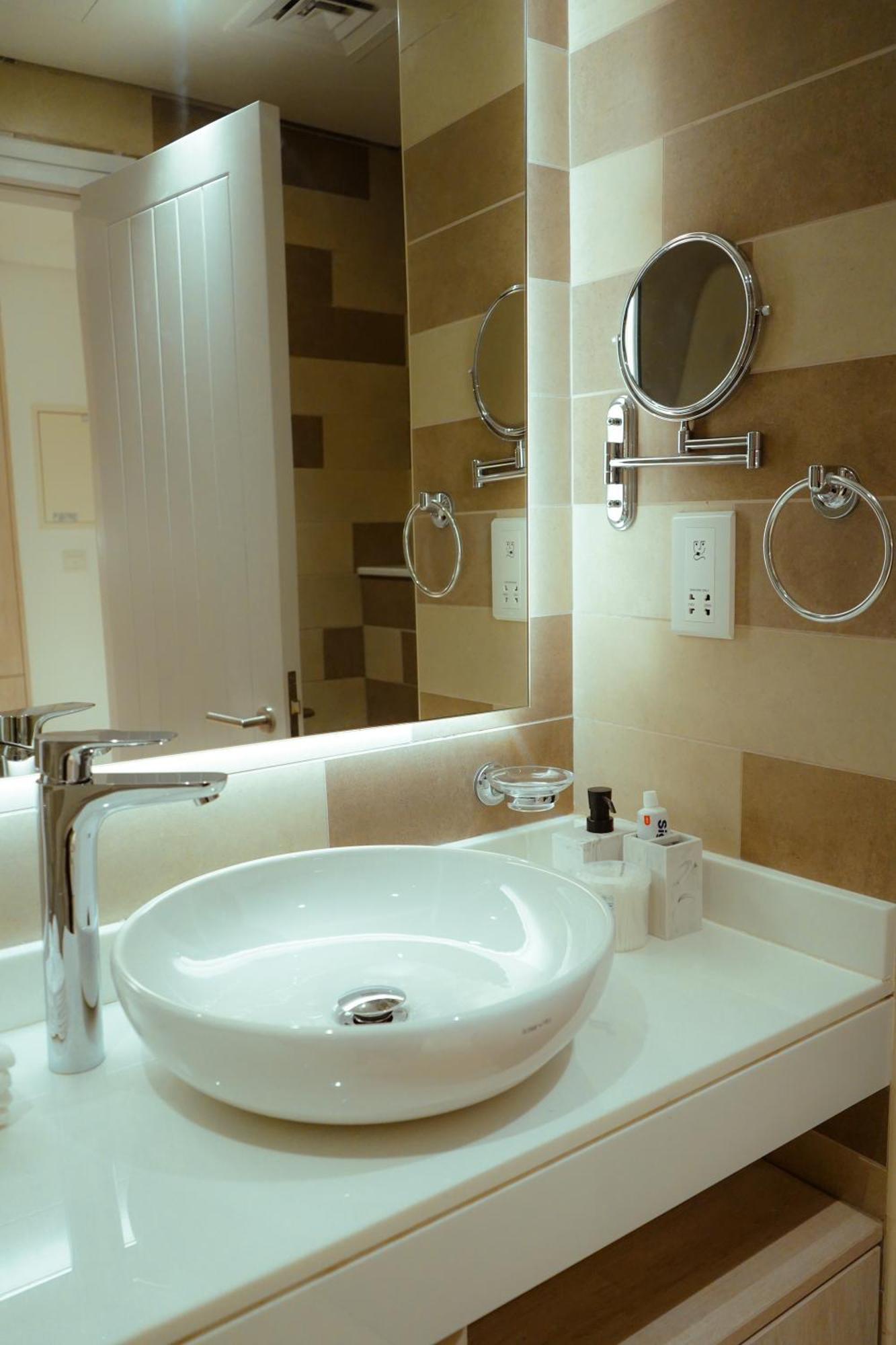 Your Elegant Palm Paradise- Fully Equipped Apartment