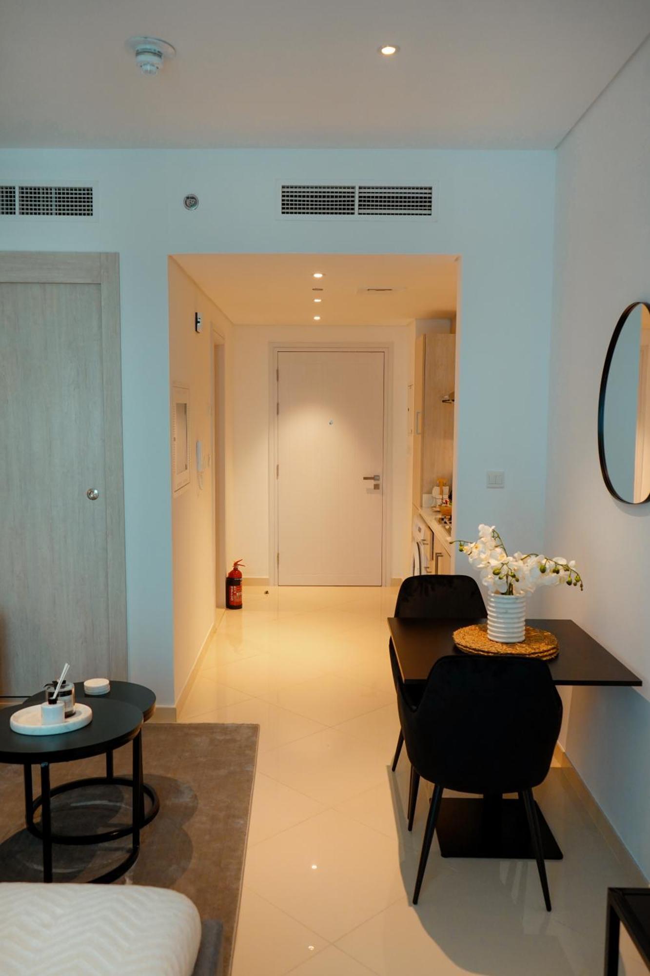 Your Elegant Palm Paradise- Fully Equipped Apartment