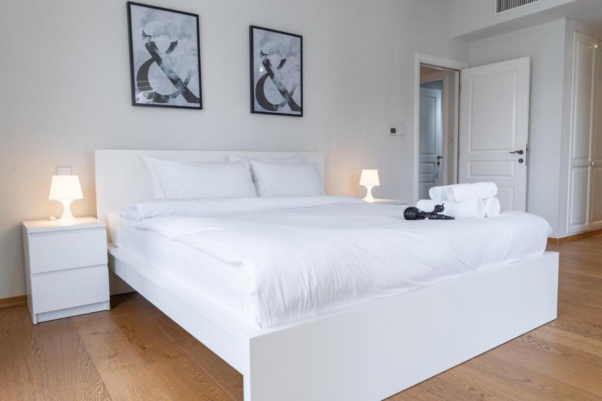 Stylish Pad Right By The Beach