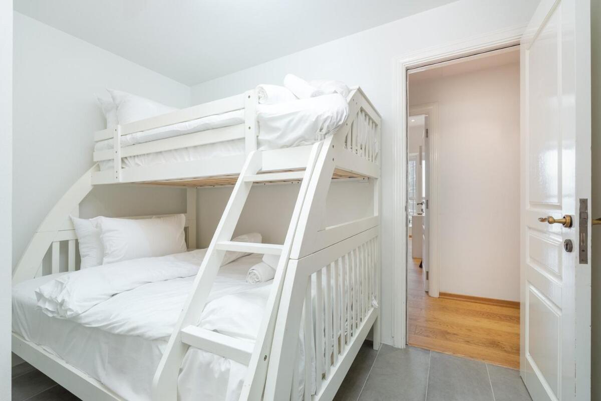 Stylish Pad Right By The Beach Holiday home
