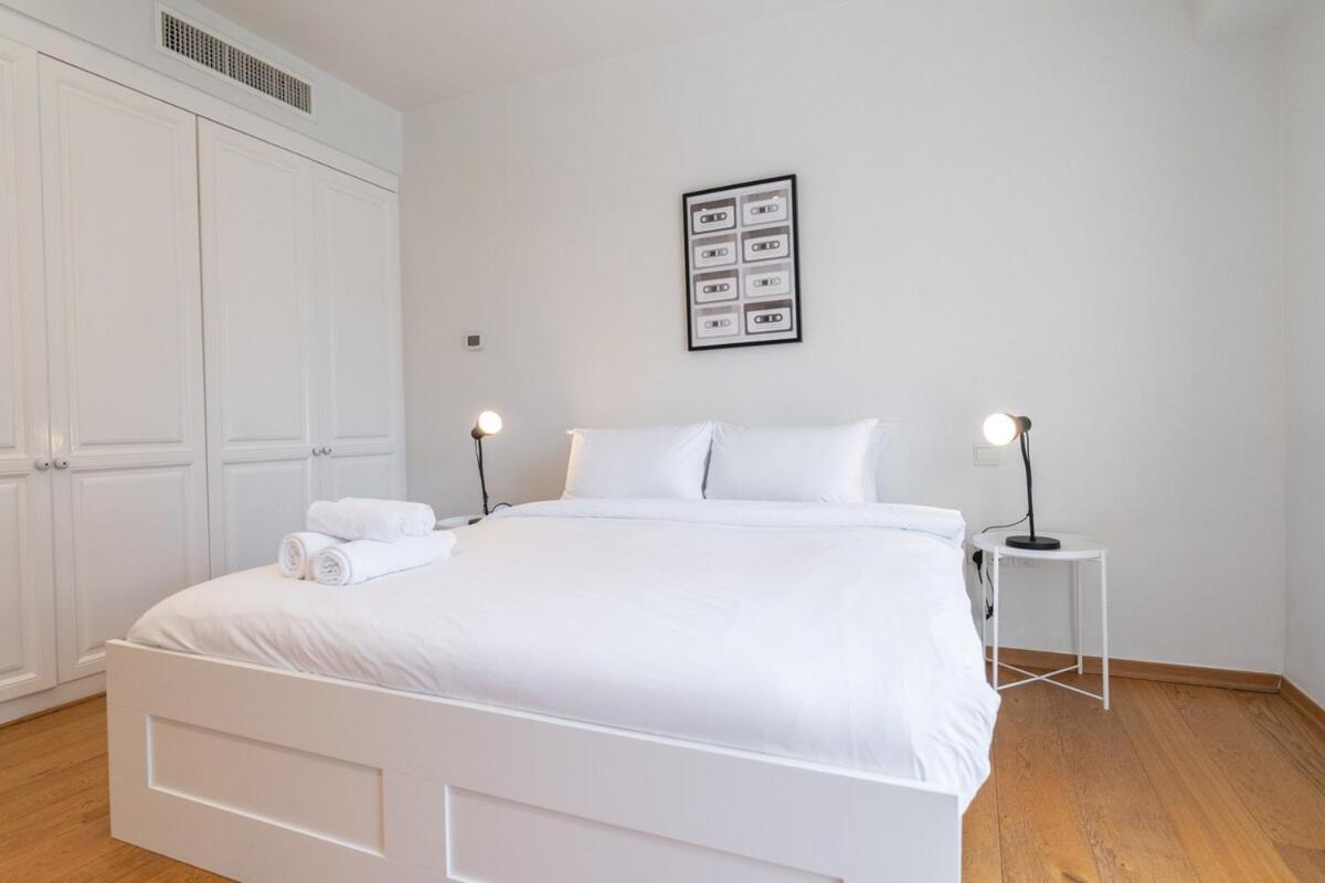 Stylish Pad Right By The Beach *
