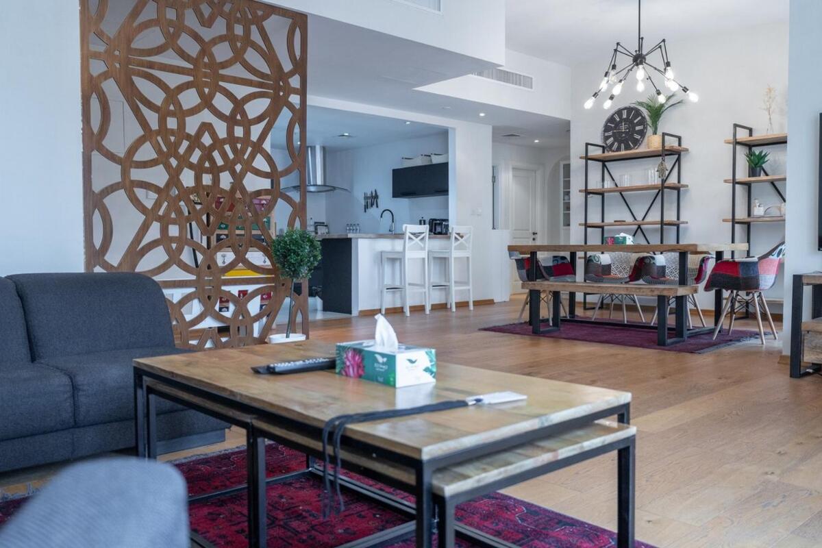 Stylish Pad Right By The Beach Holiday home *
