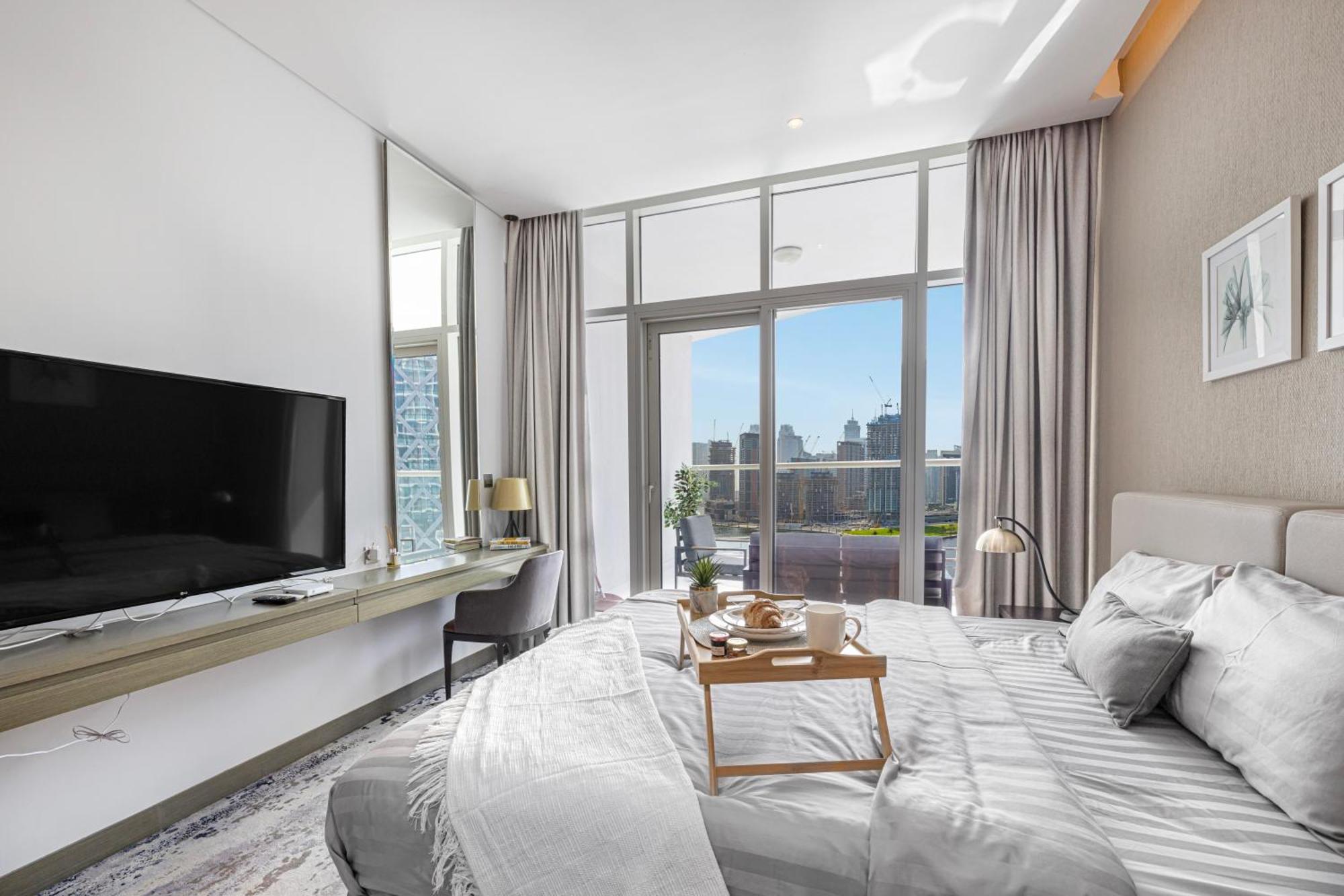 Livin' Holidays - Luxury With Bay View Apartment