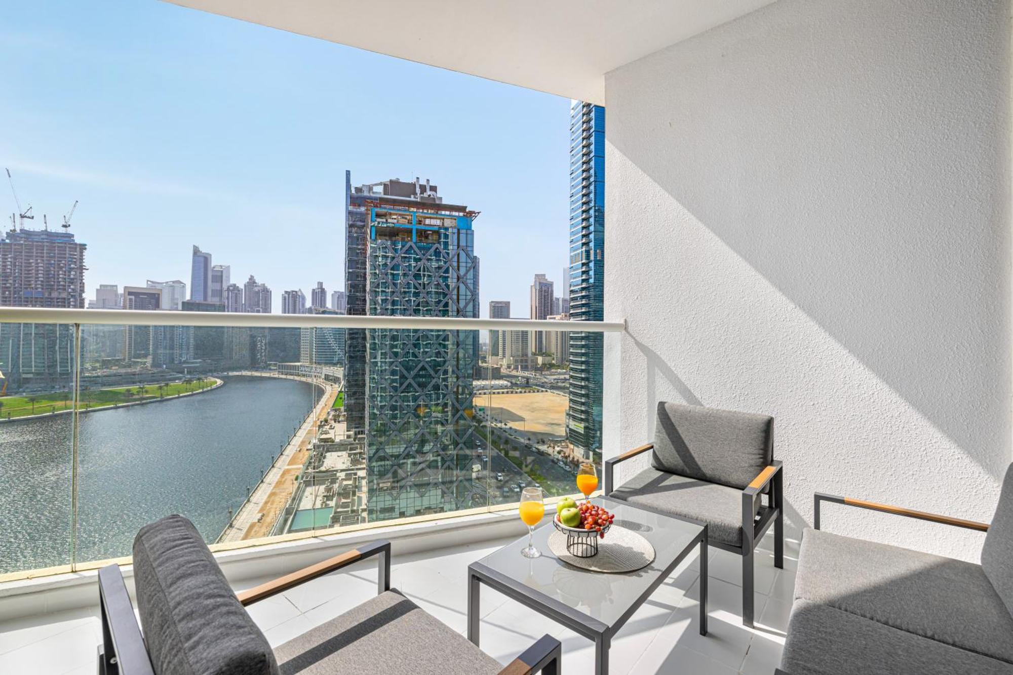 Apartment Livin' Holidays - Luxury With Bay View *