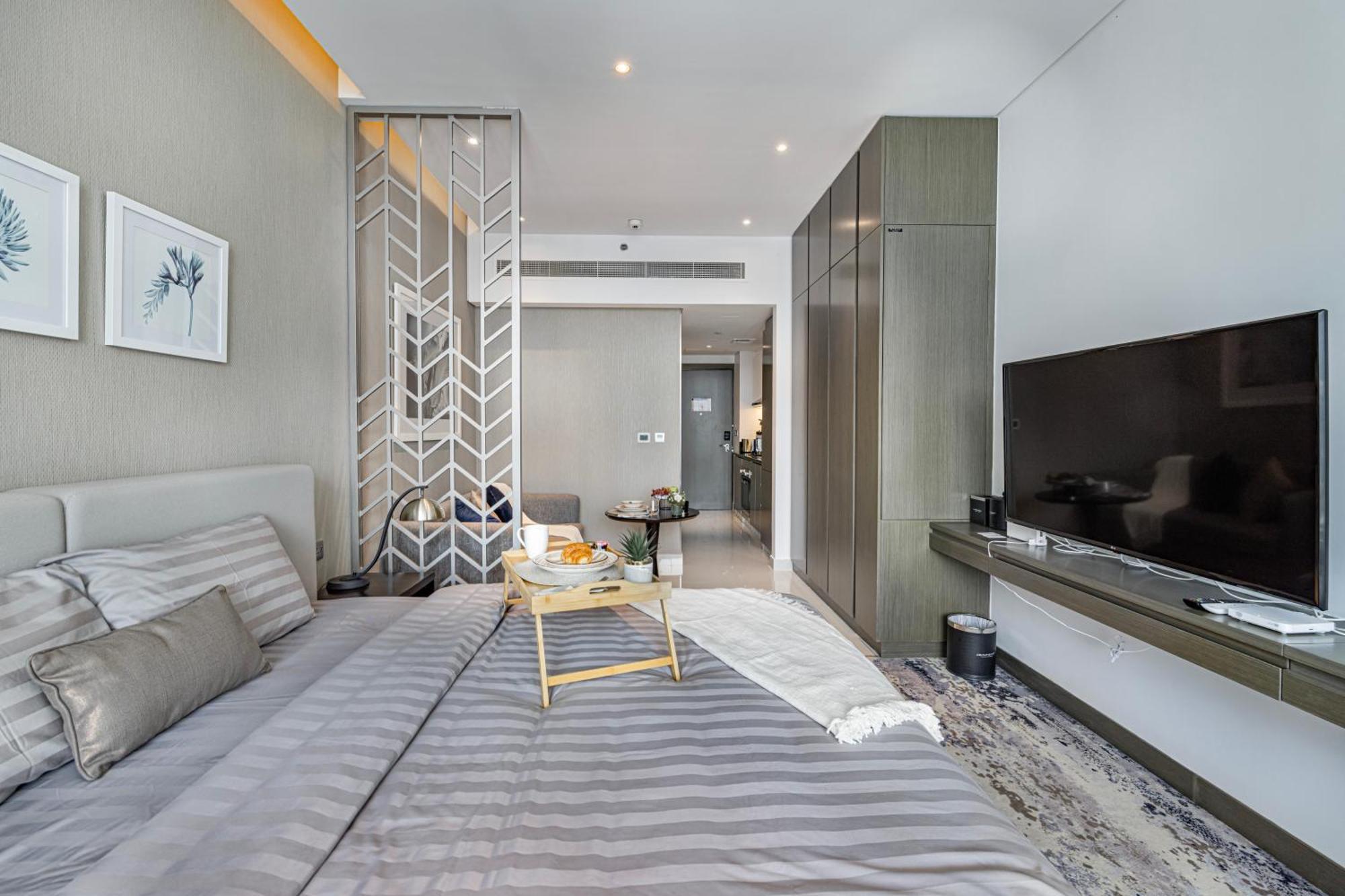 Livin' Holidays - Luxury With Bay View Apartment Dubai