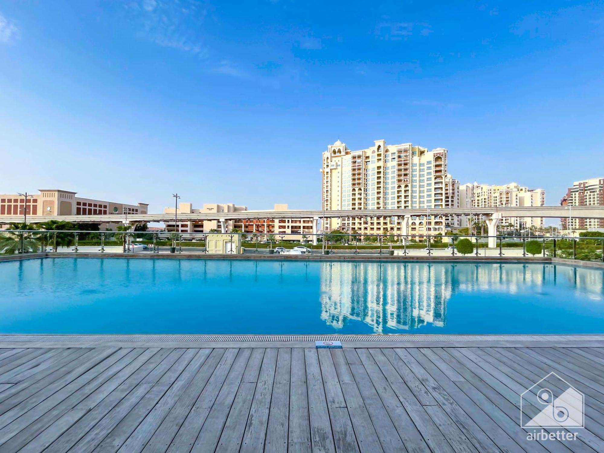New! Luxurious With Breath-taking Palm Views Apartment *