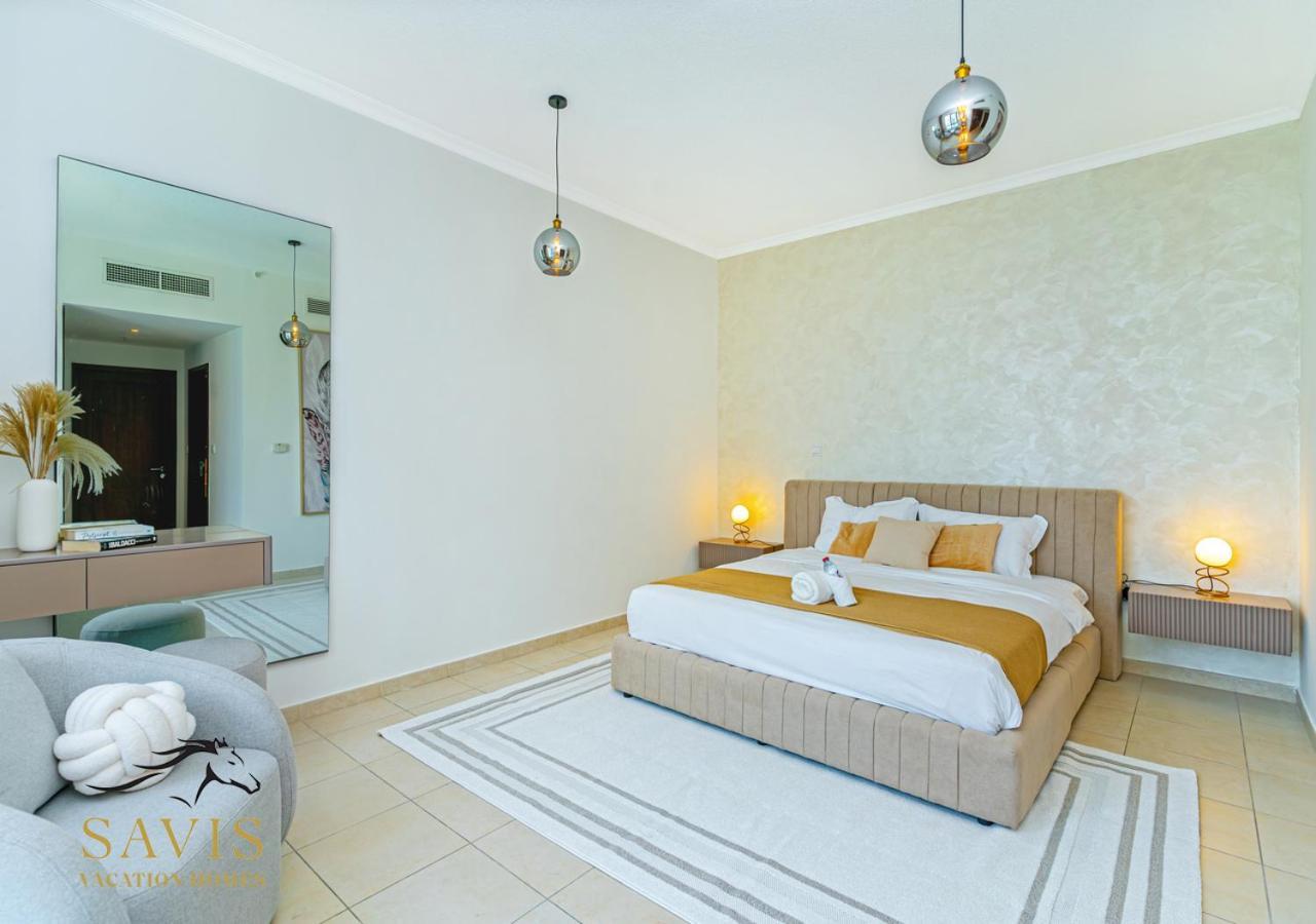 Savis Breathtaking Burj Khalifa View Apartment