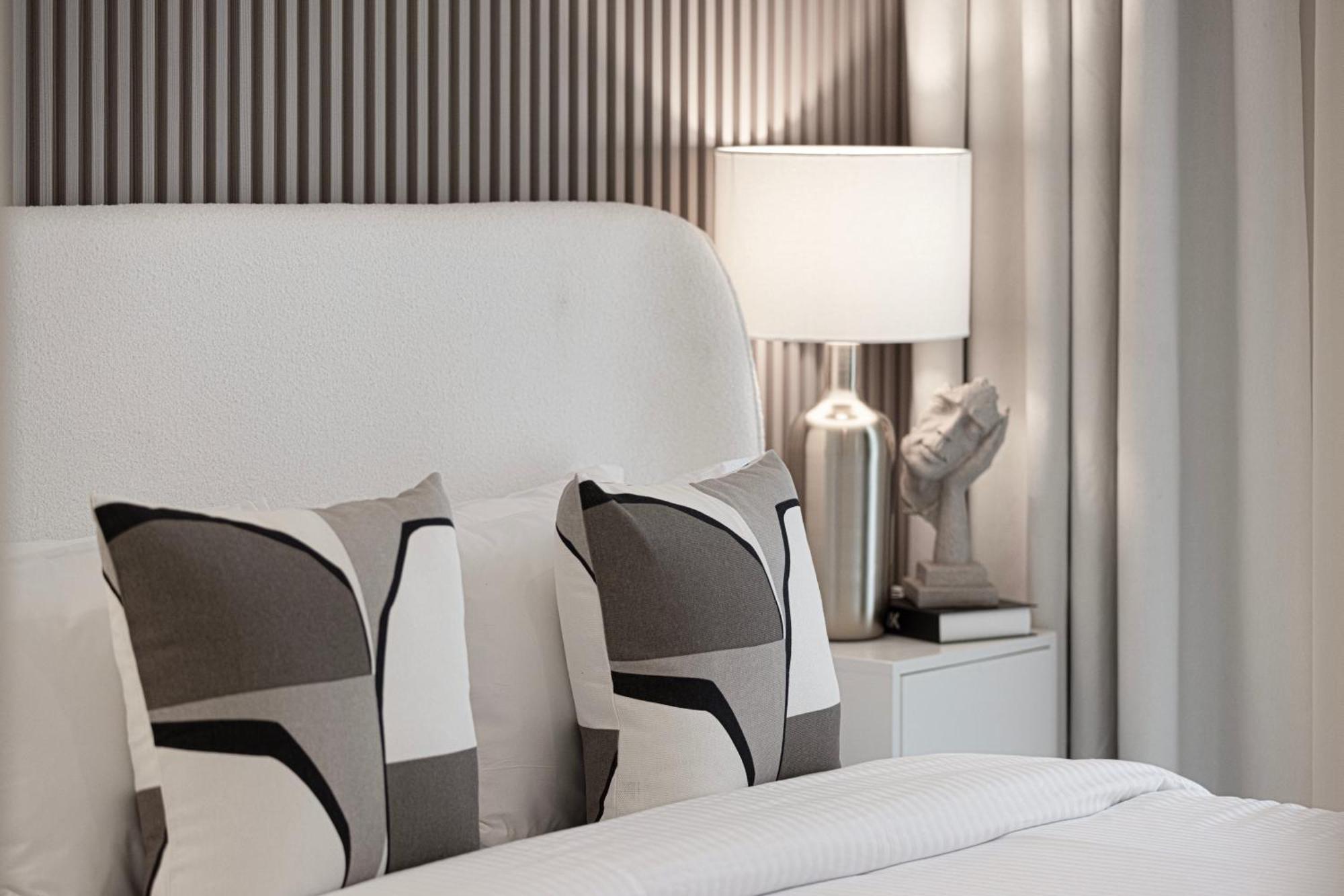 Apartment Burj Crown - Urban Chic Opera Boulevard View, Walk To Mall