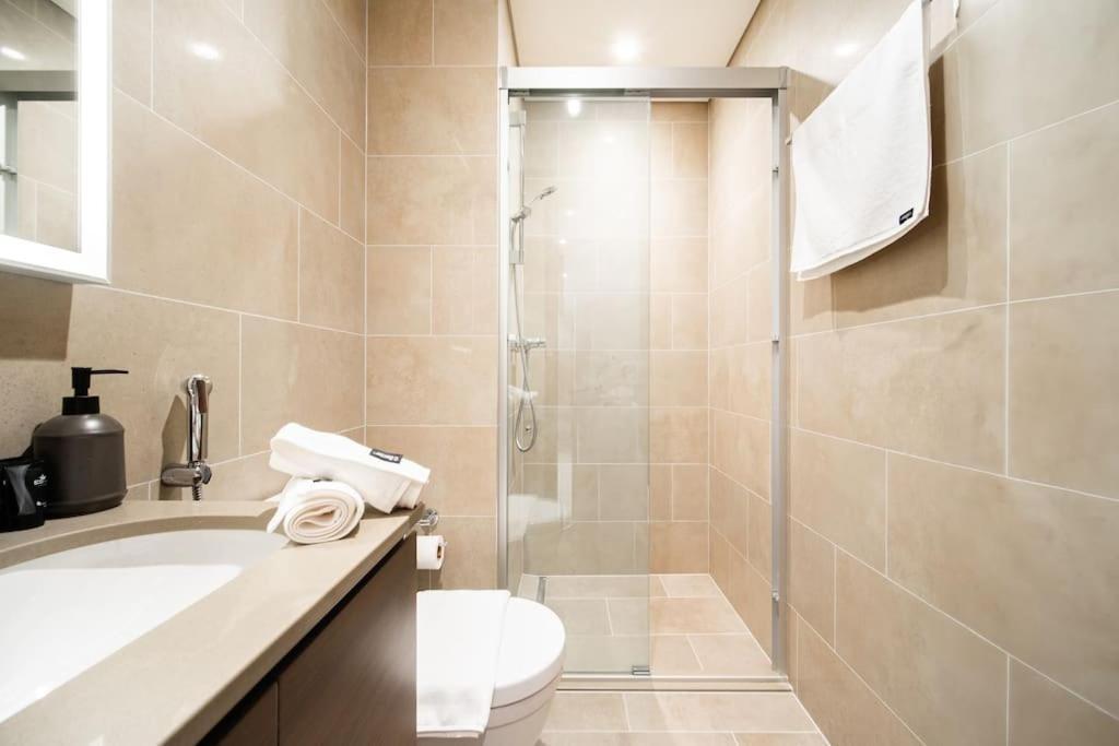 Apartment 1bdr Sobha, Near Downtown, School & College