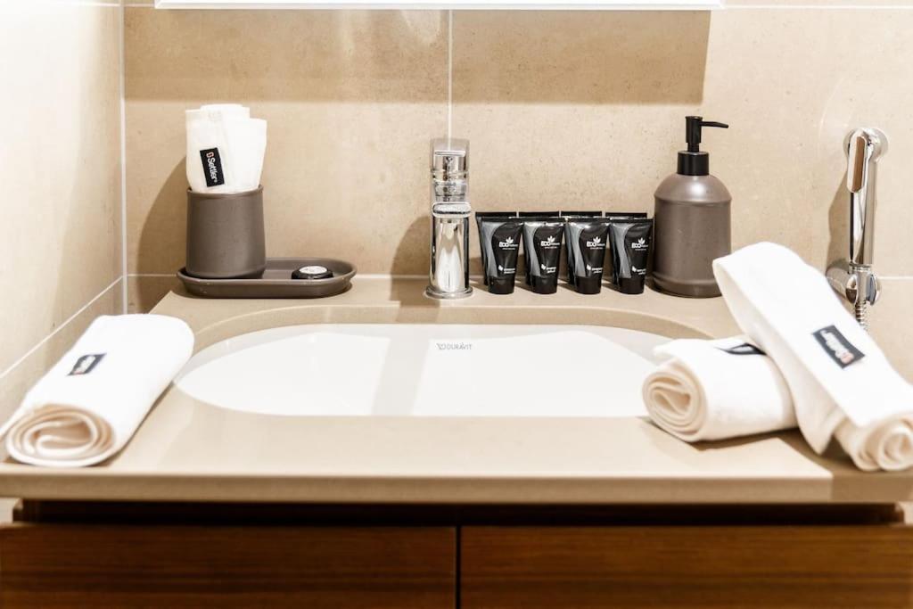 1bdr Sobha, Near Downtown, School & College Apartment