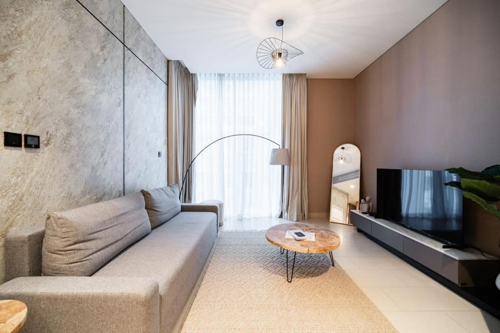 Apartment 1bdr Sobha, Near Downtown, School & College *