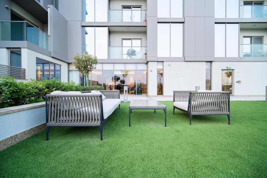 1bdr Sobha, Near Downtown, School & College *