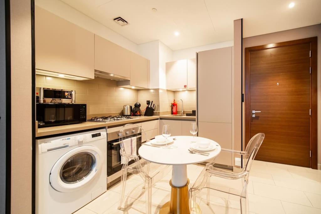 1bdr Sobha, Near Downtown, School & College Apartment Dubai