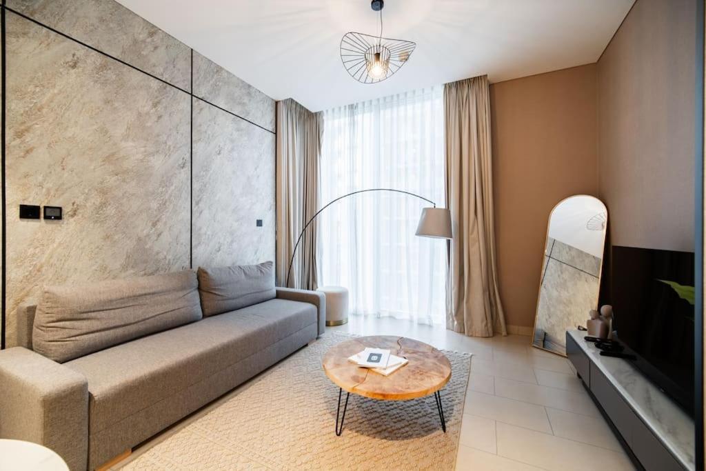 Apartment 1bdr Sobha, Near Downtown, School & College *