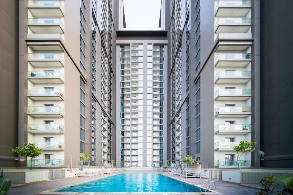 1bdr Sobha, Near Downtown, School & College
