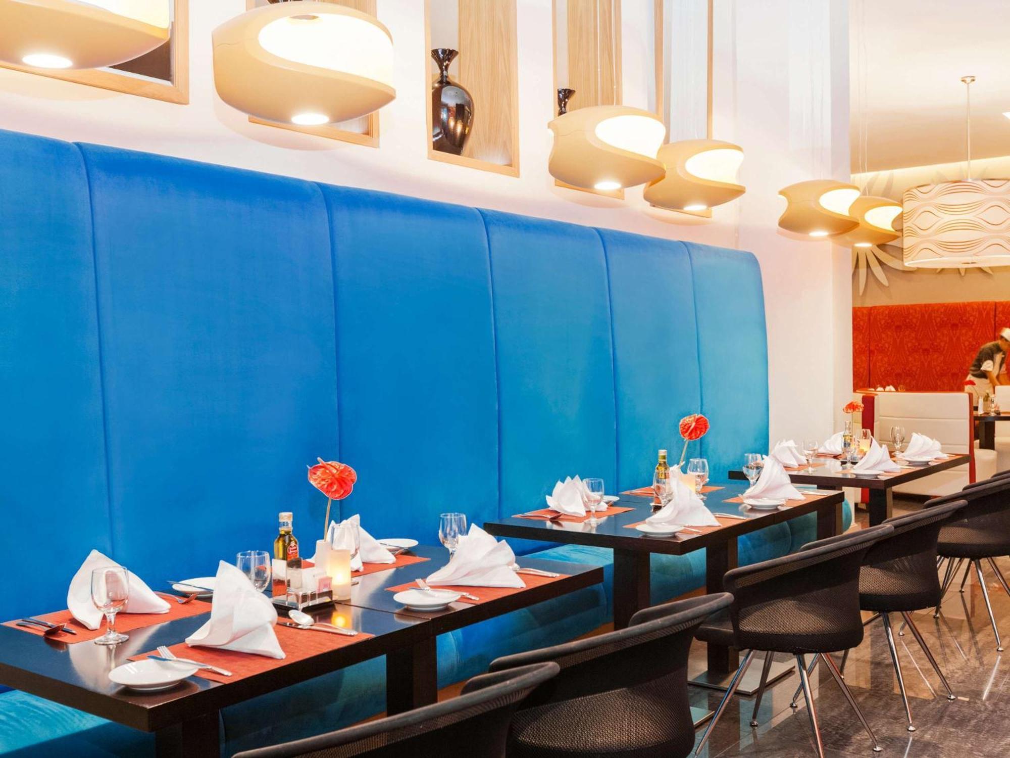 Ibis Mall Avenue Hotel 3*