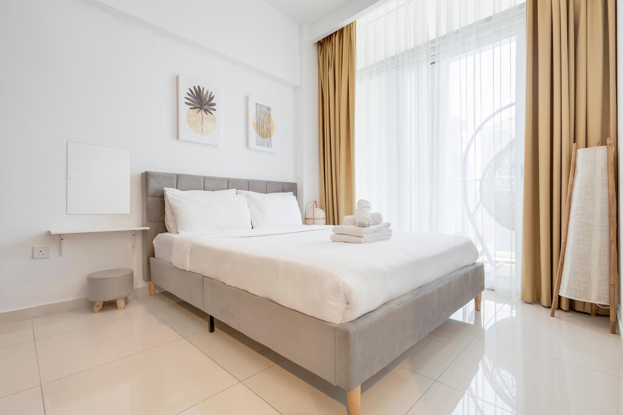 Sophisticated Living 1br With Burj Khalifa View