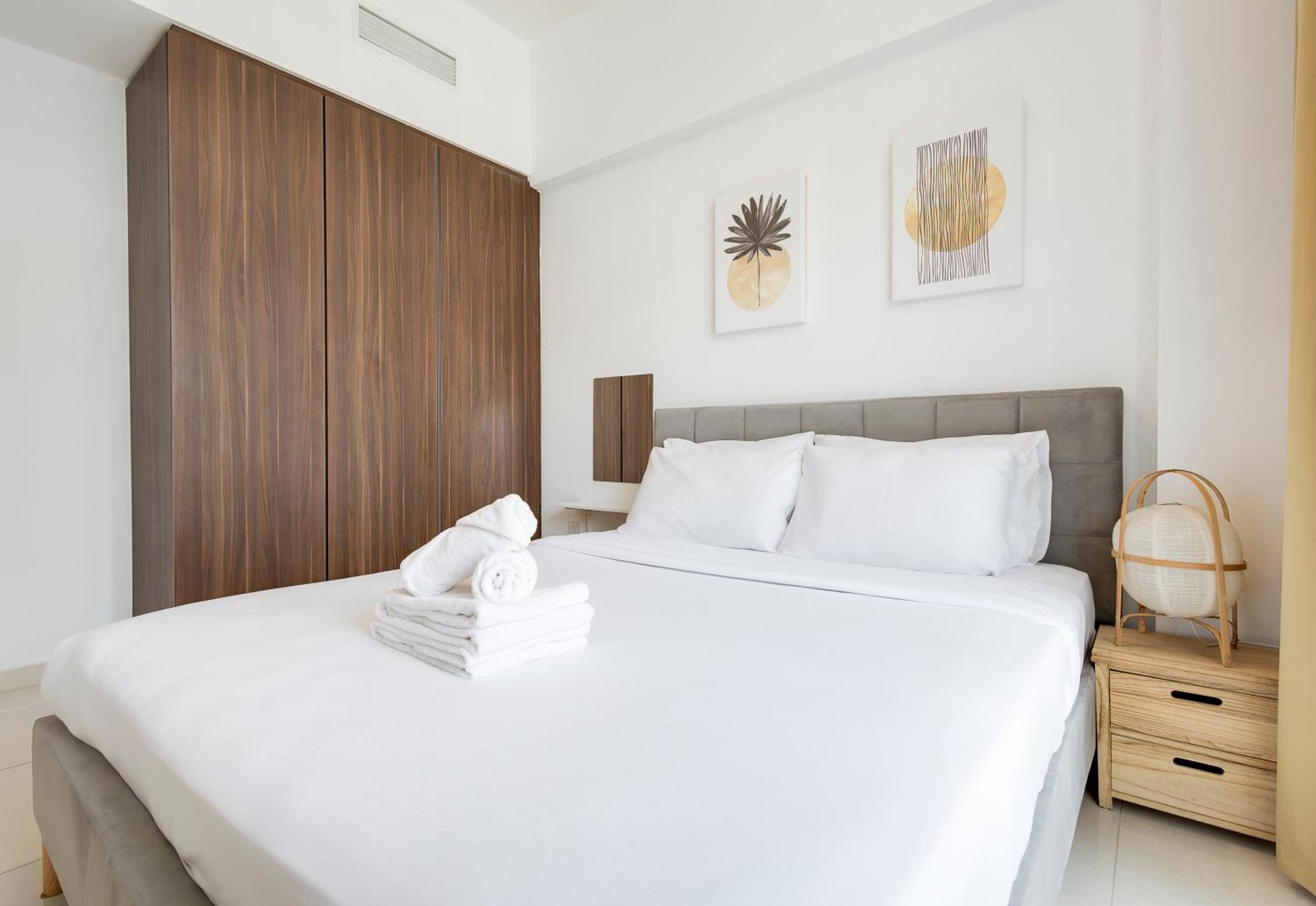 Sophisticated Living 1br With Burj Khalifa View Apartment *