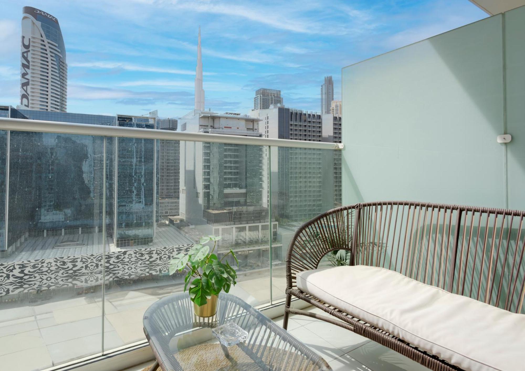 Sophisticated Living 1br With Burj Khalifa View Dubai