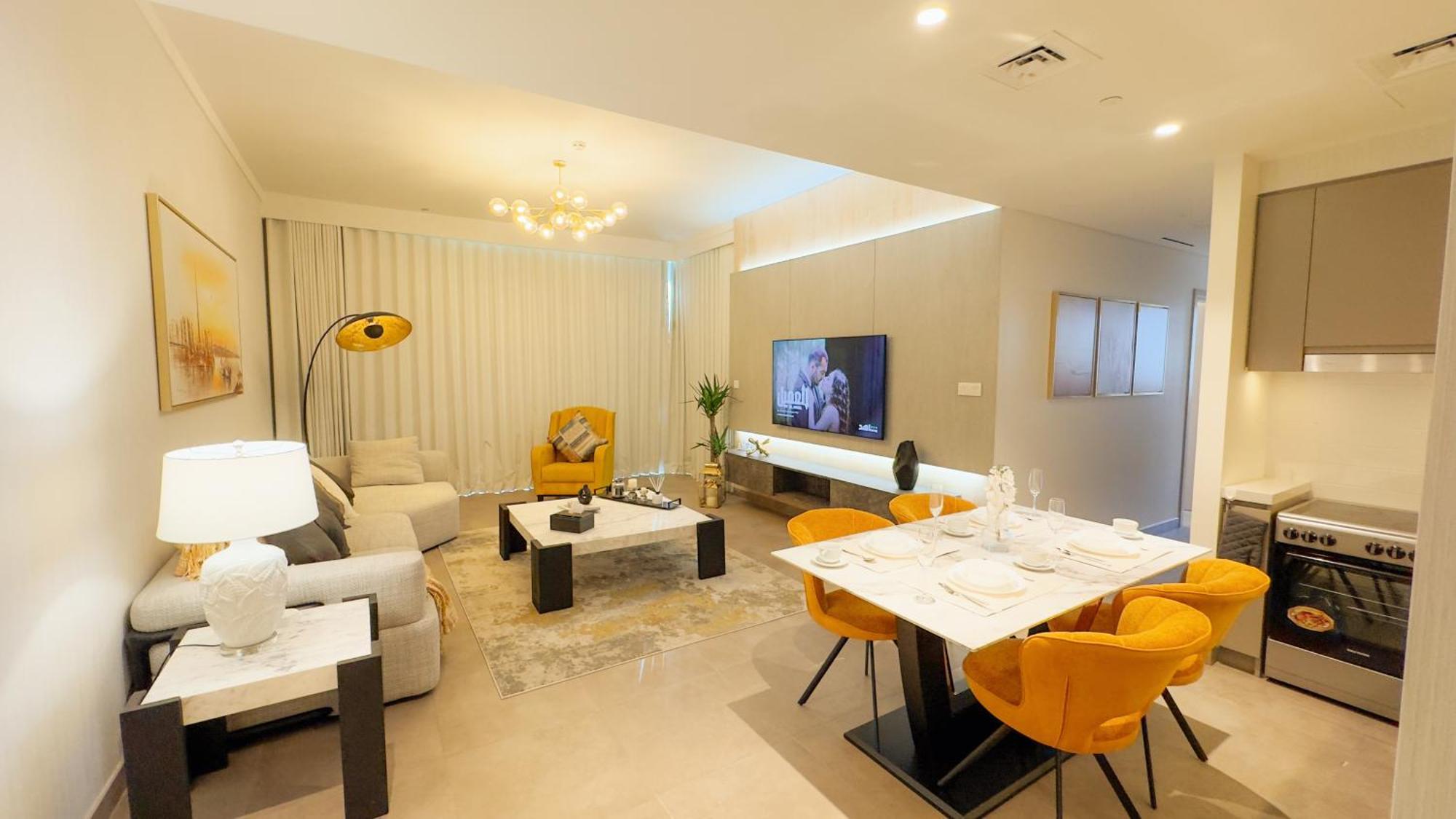 Luxury 2 Bedroom Poolside Haven In Creek Harbour Dubai