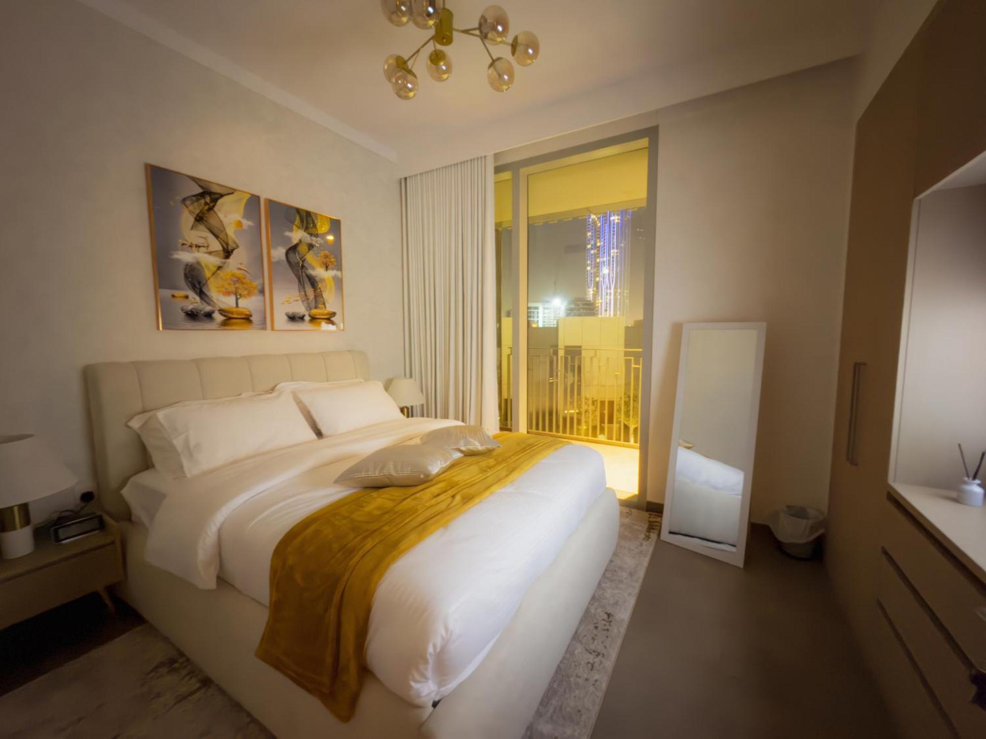 Luxury 2 Bedroom Poolside Haven In Creek Harbour Apartment