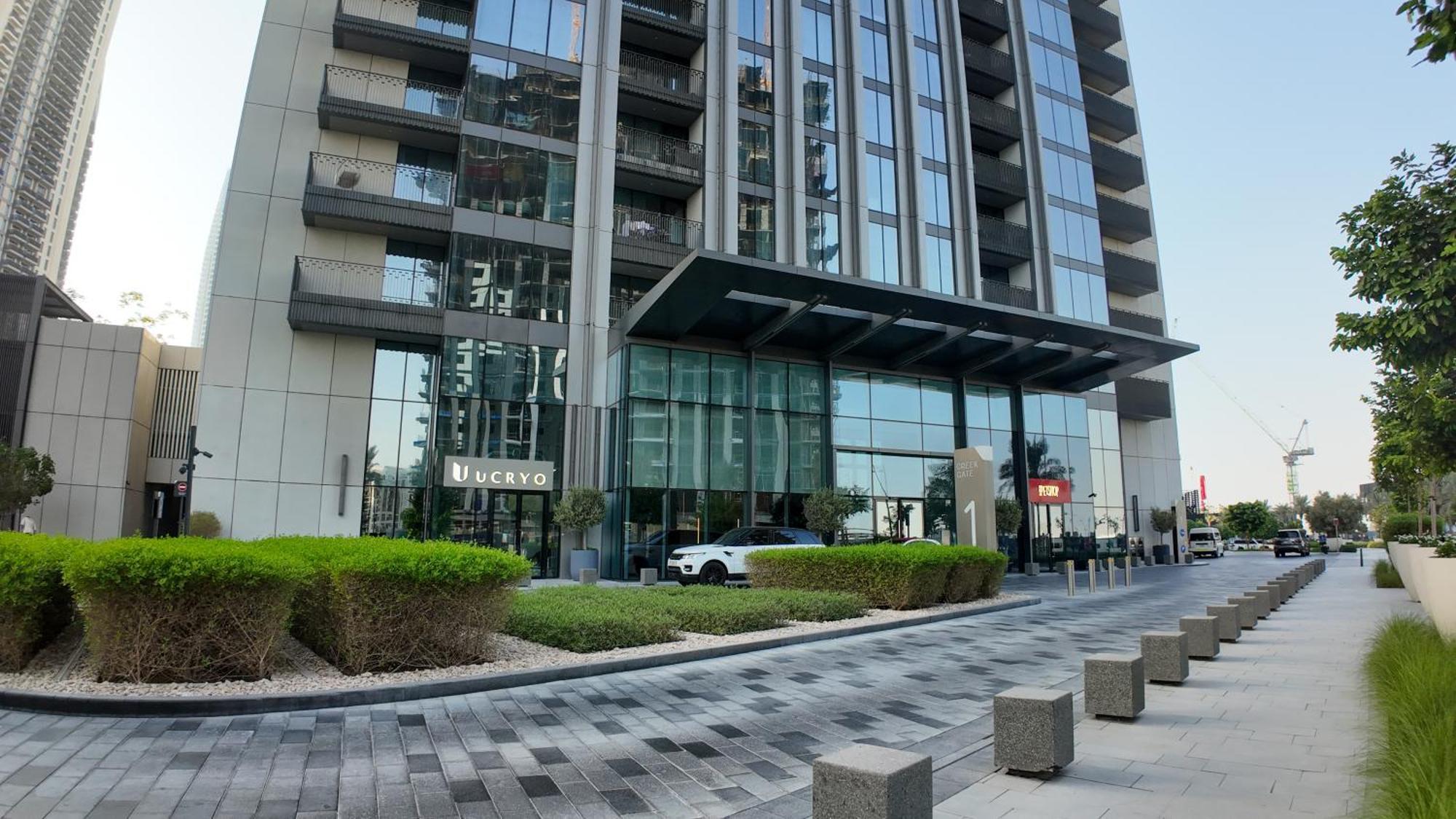 Luxury 2 Bedroom Poolside Haven In Creek Harbour Dubai