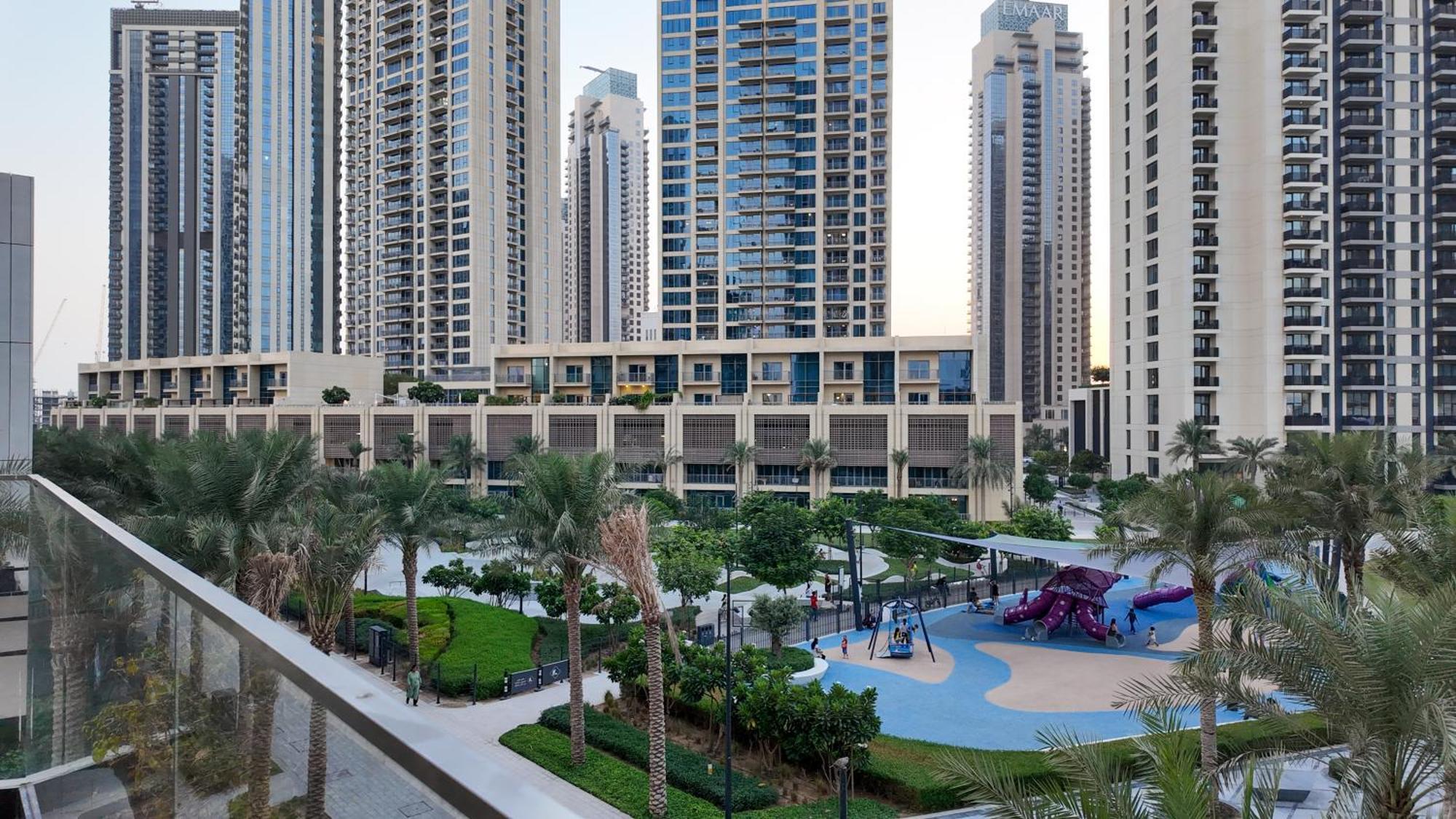 Luxury 2 Bedroom Poolside Haven In Creek Harbour Apartment *