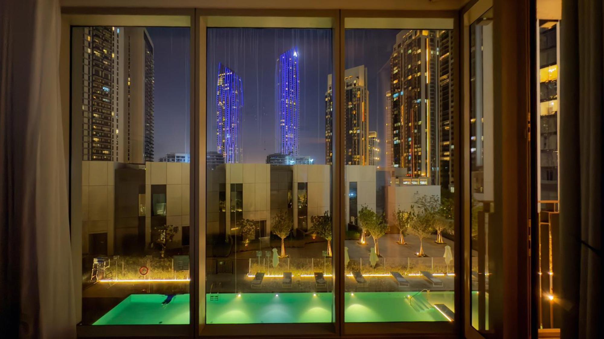 Apartment Luxury 2 Bedroom Poolside Haven In Creek Harbour