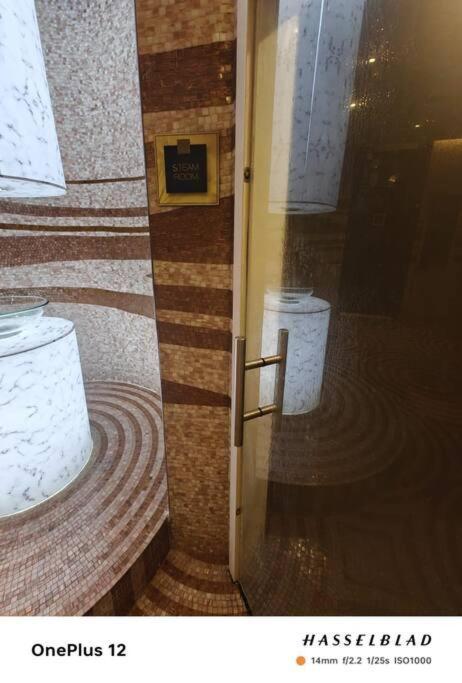 Luxurious 500 Meters Next To Mall Dubai