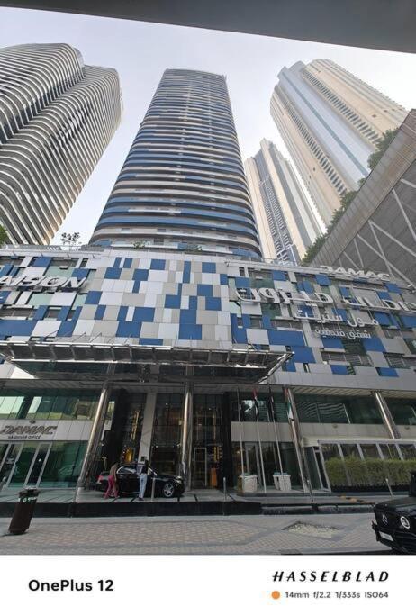 Luxurious 500 Meters Next To Mall Apartment
