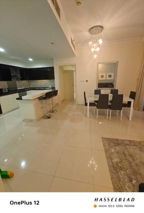 Luxurious 500 Meters Next To Mall Apartment *