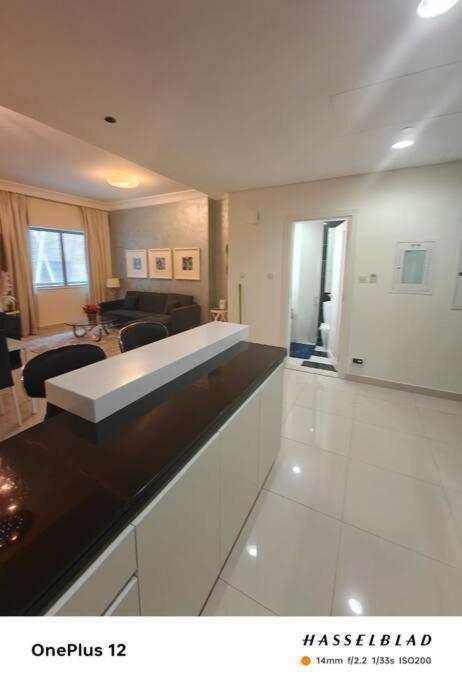 Luxurious 500 Meters Next To Mall Apartment Dubai