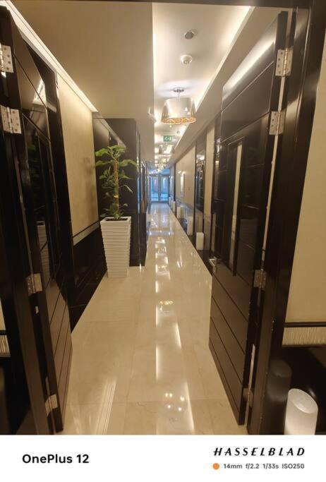 Luxurious 500 Meters Next To Mall *