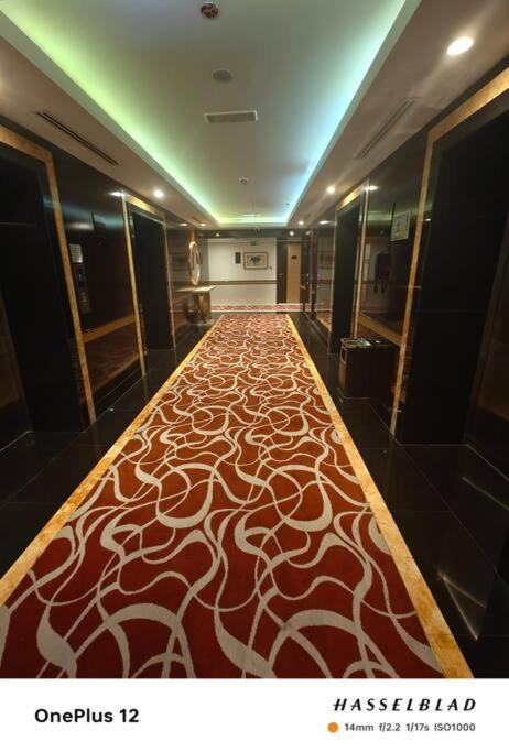 Luxurious 500 Meters Next To Mall * Dubai