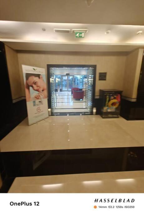 Luxurious 500 Meters Next To Mall Apartment