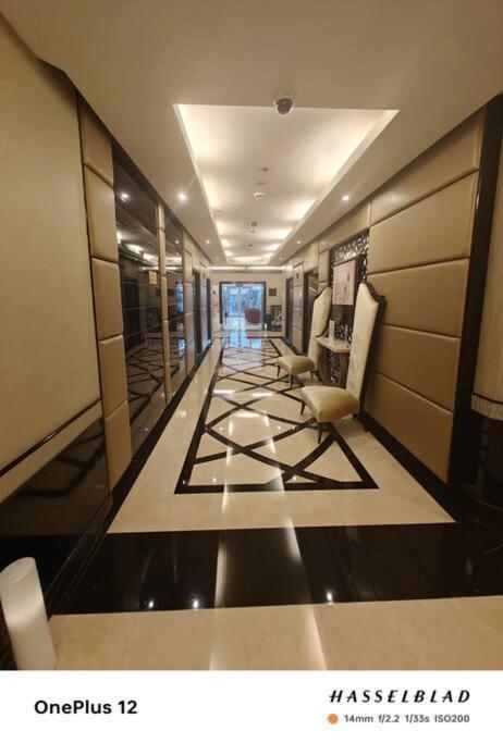 Luxurious 500 Meters Next To Mall Apartment Dubai