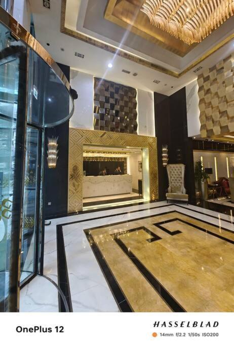 Luxurious 500 Meters Next To Mall Apartment *