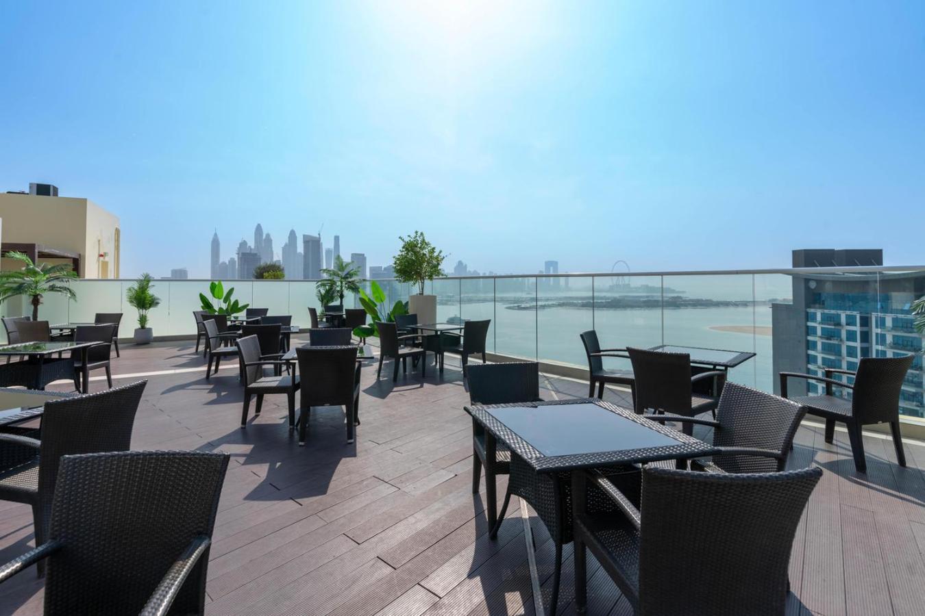 Amazing Sea Views With Direct West Access