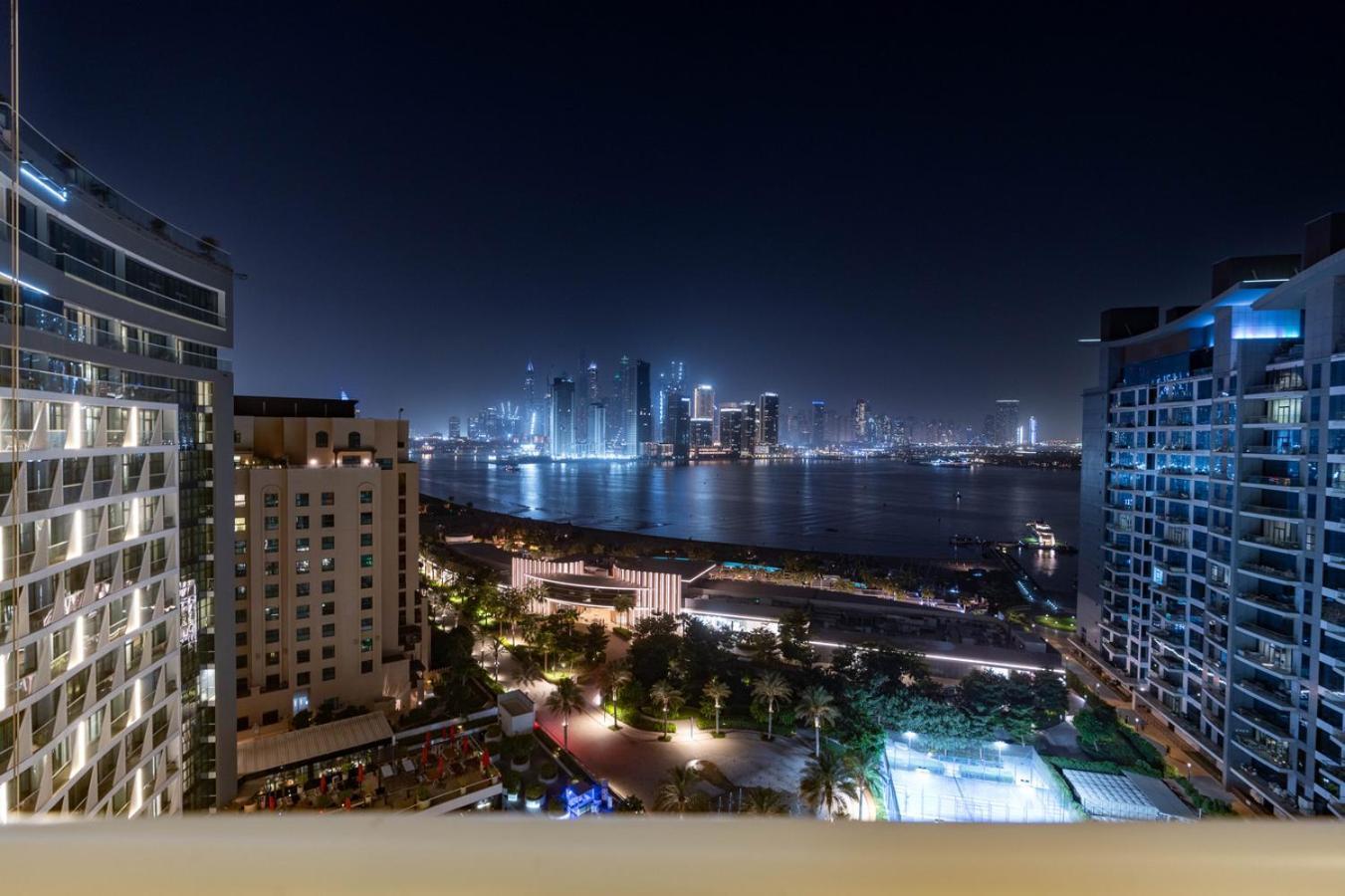 Amazing Sea Views With Direct West Access Dubai