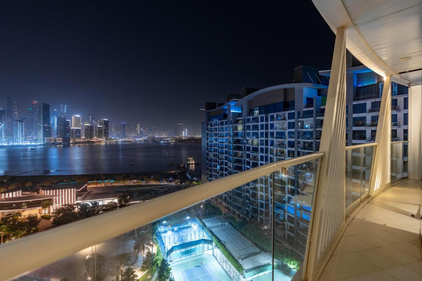 Amazing Sea Views With Direct West Access