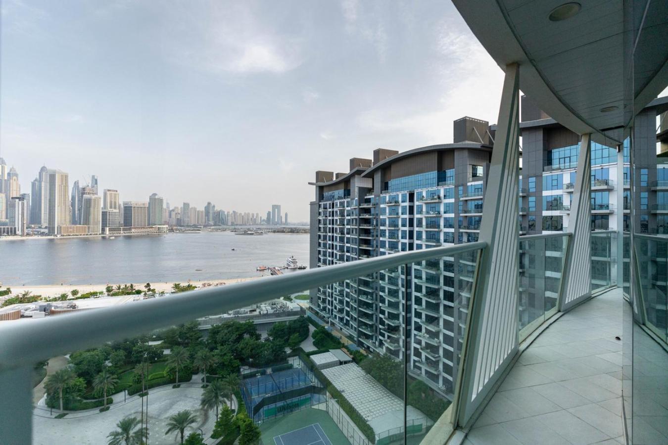Amazing Sea Views With Direct West Access Dubai