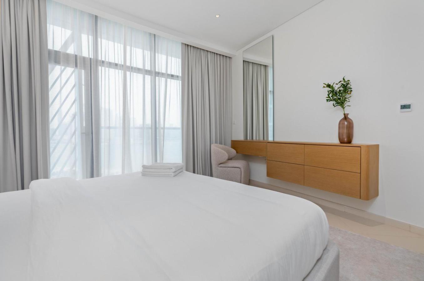 Amazing Sea Views With Direct West Access * Dubai