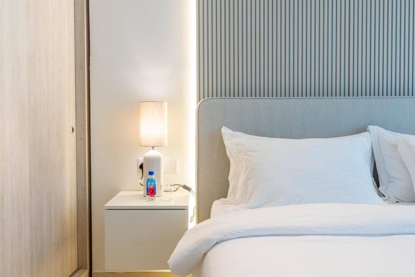 Amazing Sea Views With Direct West Access