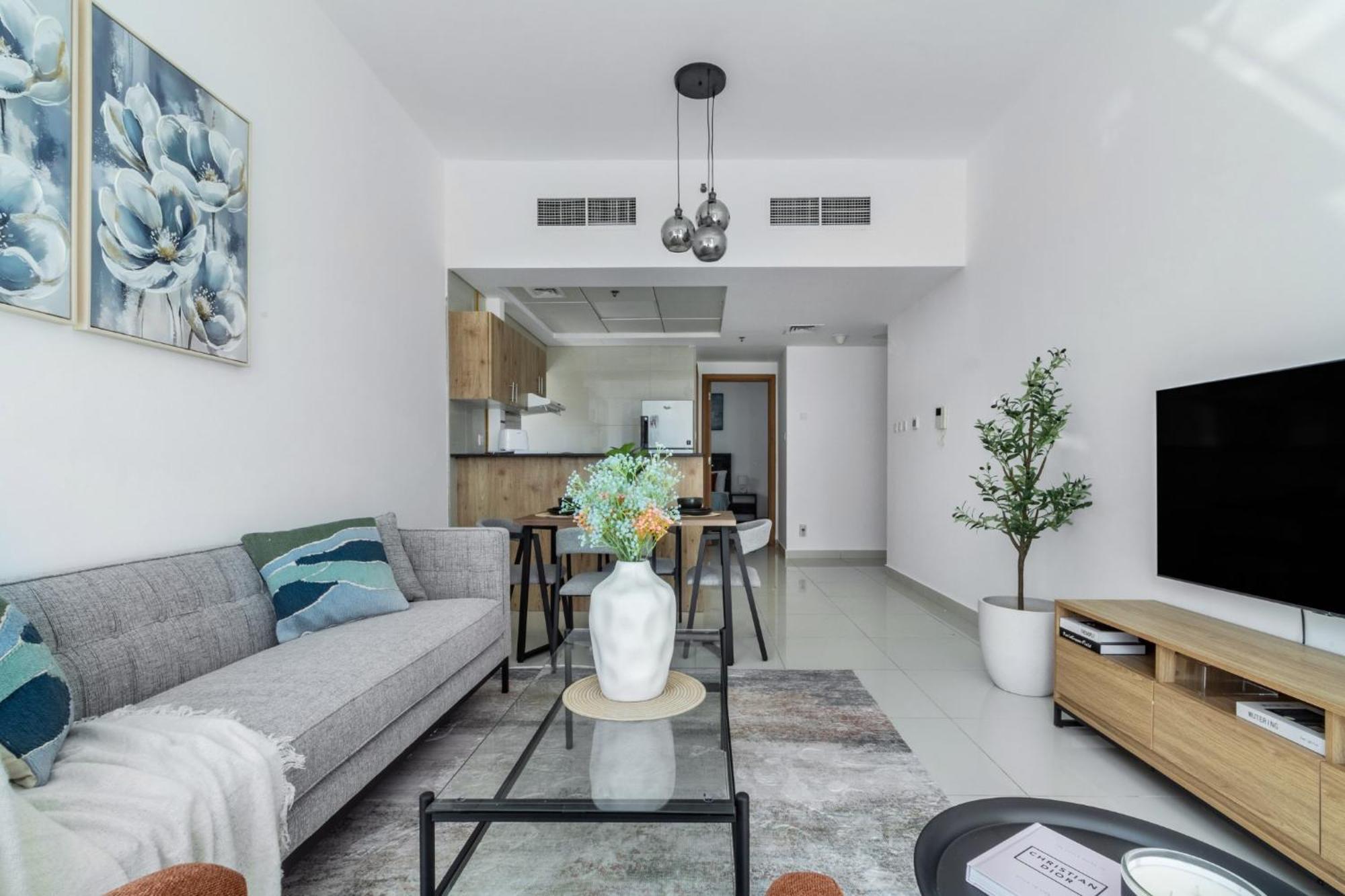 Shoresinn - Mesmerizing Waterfront In Marina Apartment Dubai