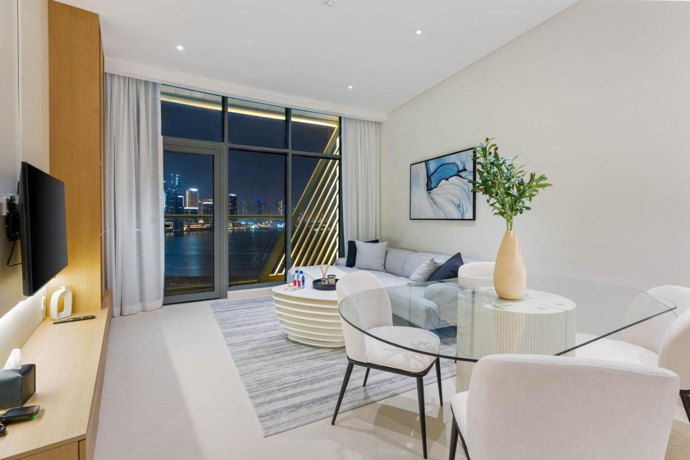 Apartment Amazing Sea Views With Direct West Access *